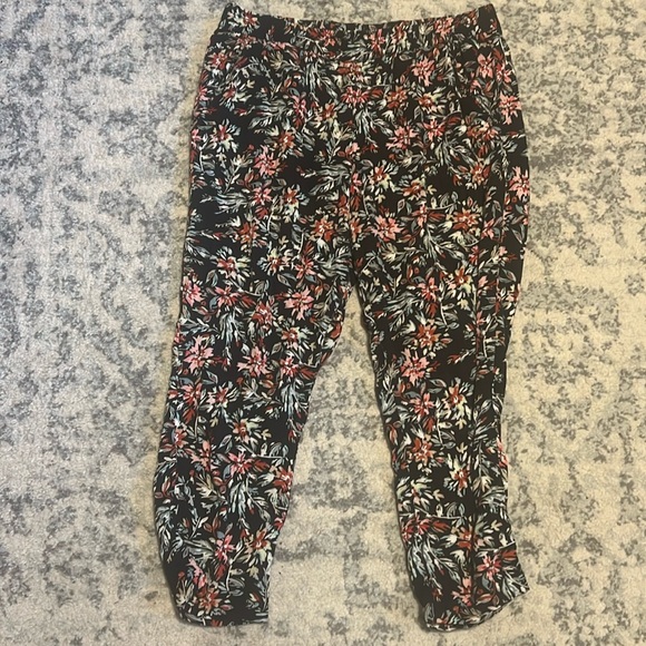 Jessica Simpson Floral Viscose Pants Size Medium - Picture 2 of 6